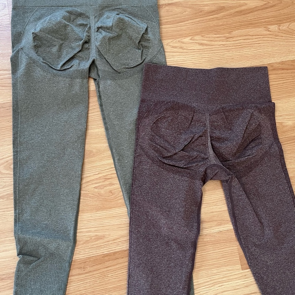 2 pair scrunch leggings